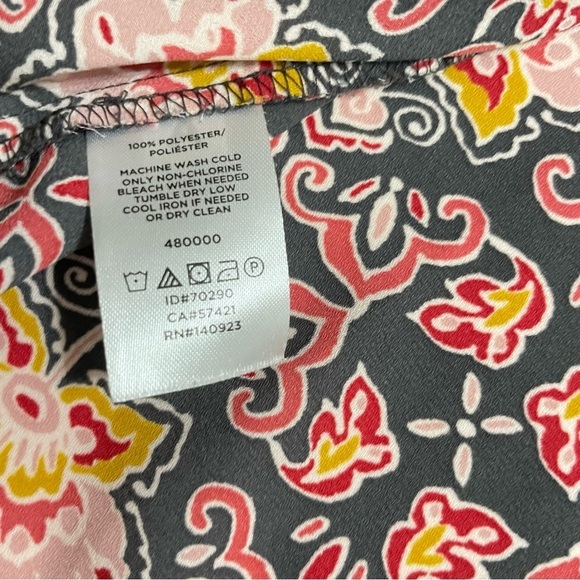 Loft Floral Flutter Sleeve V Neck Top Size LP - Picture 8 of 13